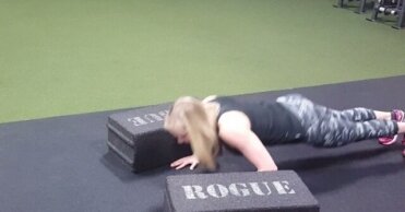 #gigym #raleighncfitness #plyopushups #bootcamp #southernbarbells